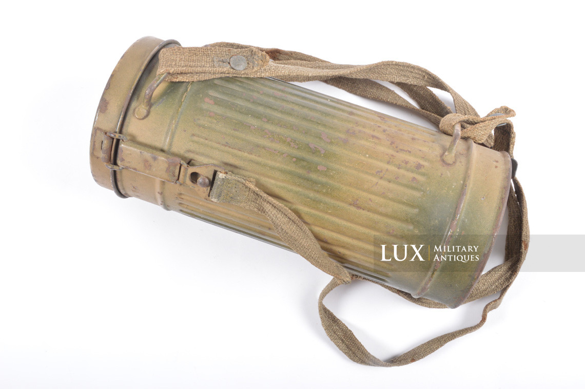 German two-tone camouflage gas mask canister - photo 7