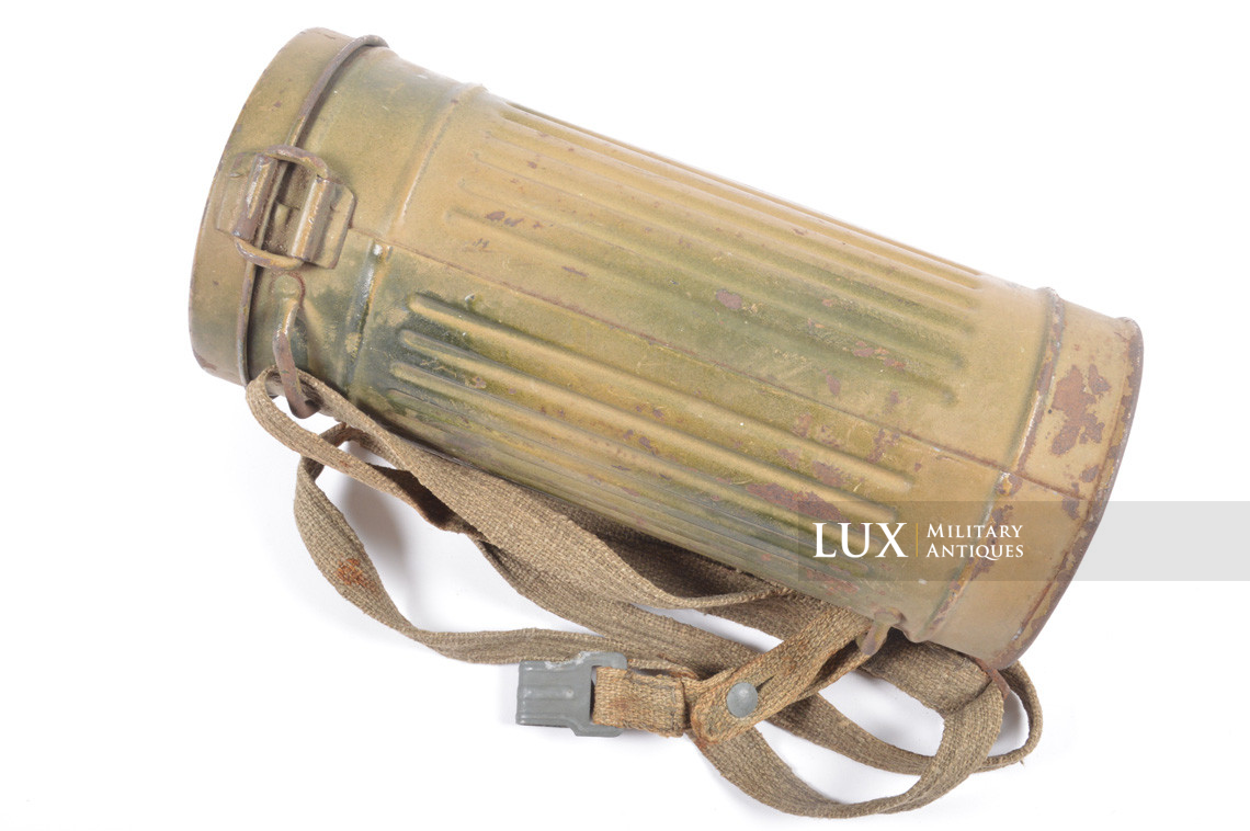 German two-tone camouflage gas mask canister - photo 9