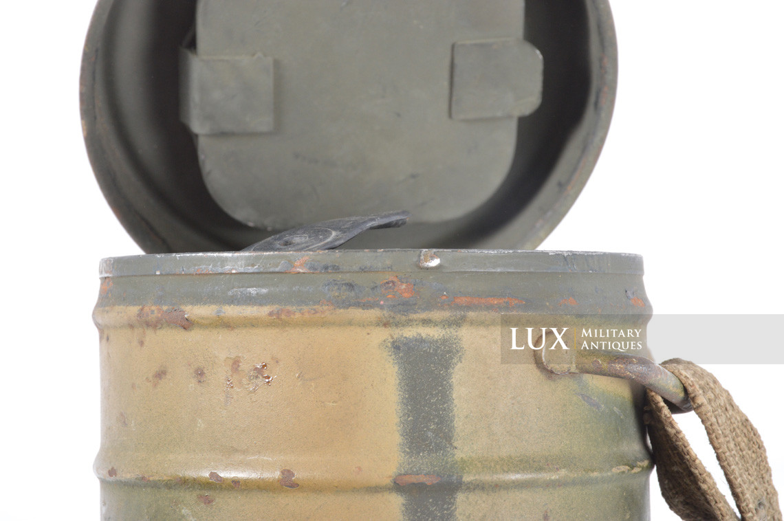 German two-tone camouflage gas mask canister - photo 22