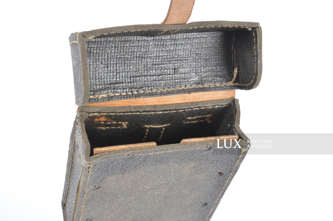 MG34/42 gunner's belt pouch in black pressed cardboard, « gyb » - photo 18