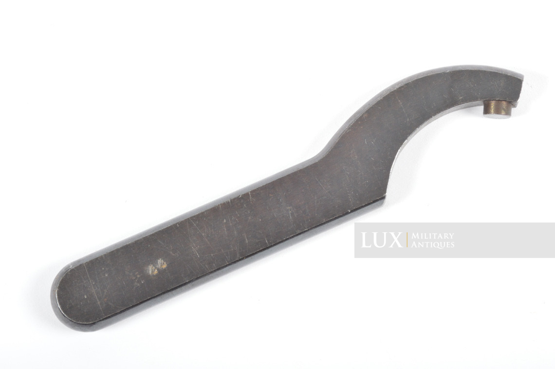 German MG42 muzzle booster wrench - photo 9