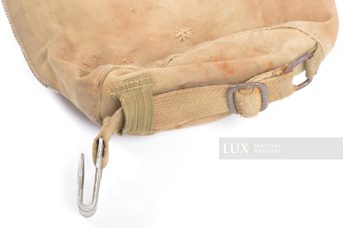 Early to mid-war German paratrooper gas mask carrying bag, « bwz » - photo 10