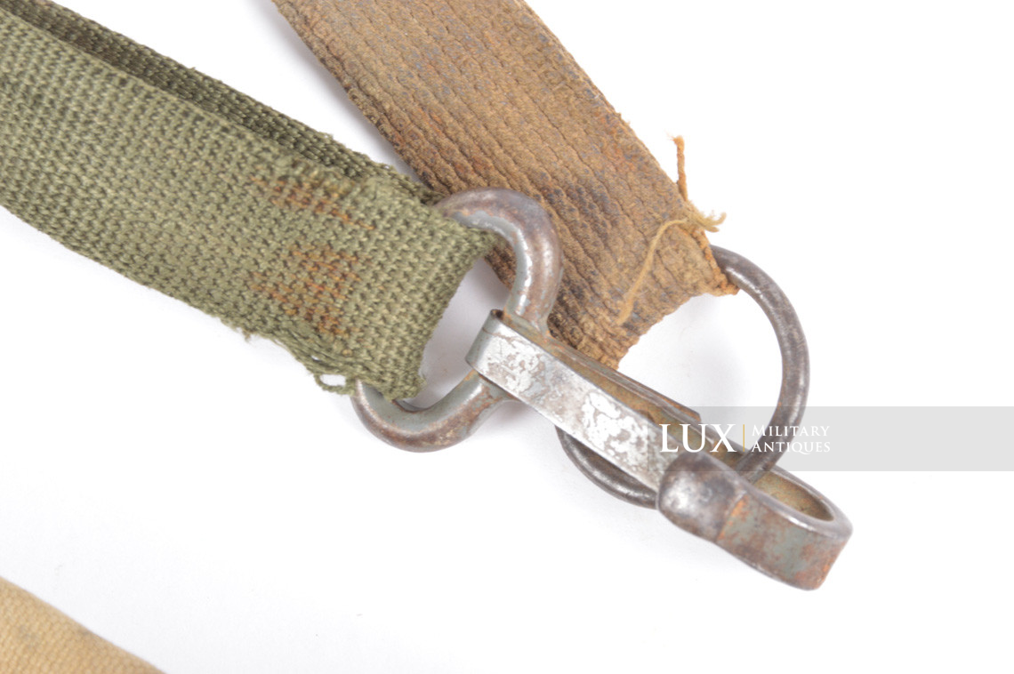 Early to mid-war German paratrooper gas mask carrying bag, « bwz » - photo 11