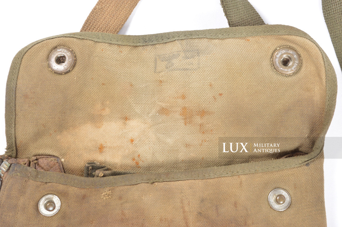 Early to mid-war German paratrooper gas mask carrying bag, « bwz » - photo 13