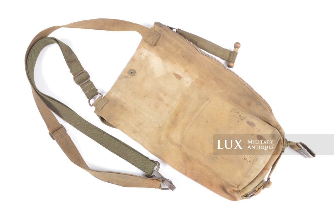 Early to mid-war German paratrooper gas mask carrying bag, « bwz » - photo 18