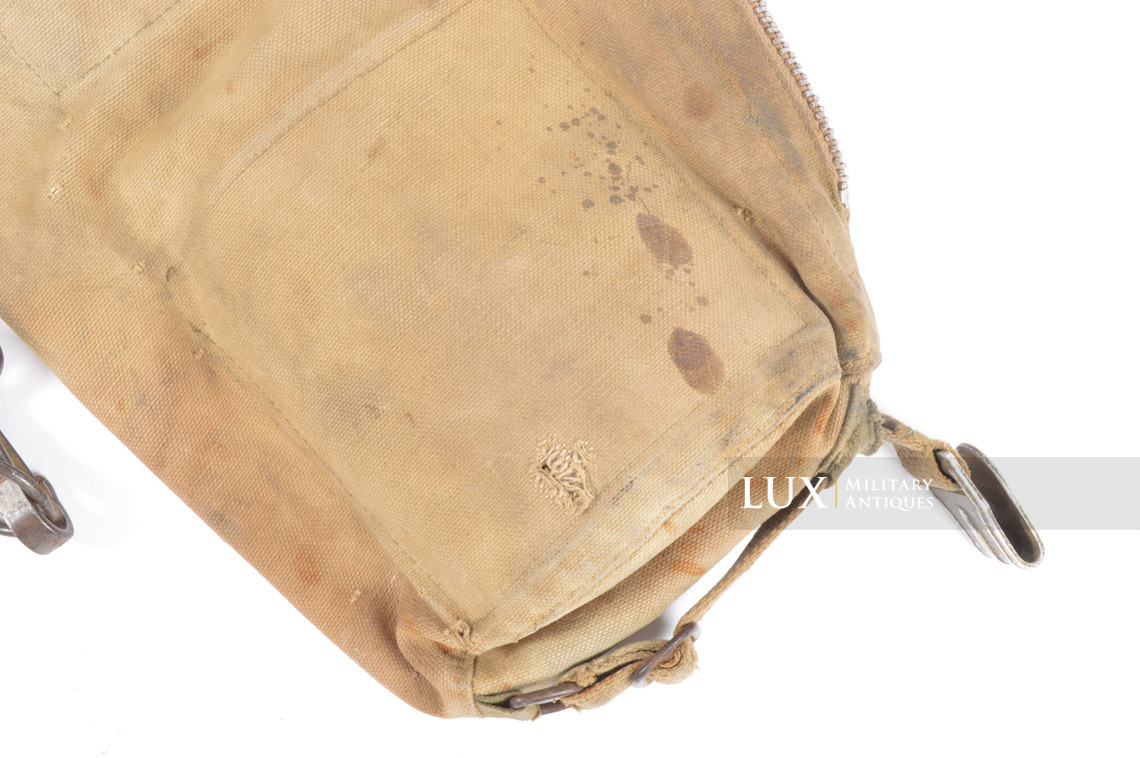 Early to mid-war German paratrooper gas mask carrying bag, « bwz » - photo 22
