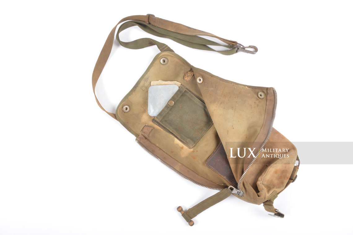 Early to mid-war German paratrooper gas mask carrying bag, « bwz » - photo 24