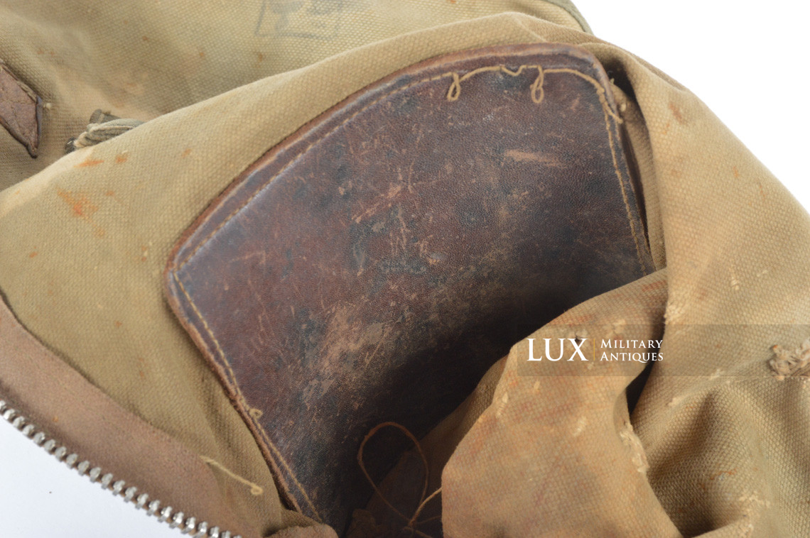 Early to mid-war German paratrooper gas mask carrying bag, « bwz » - photo 26