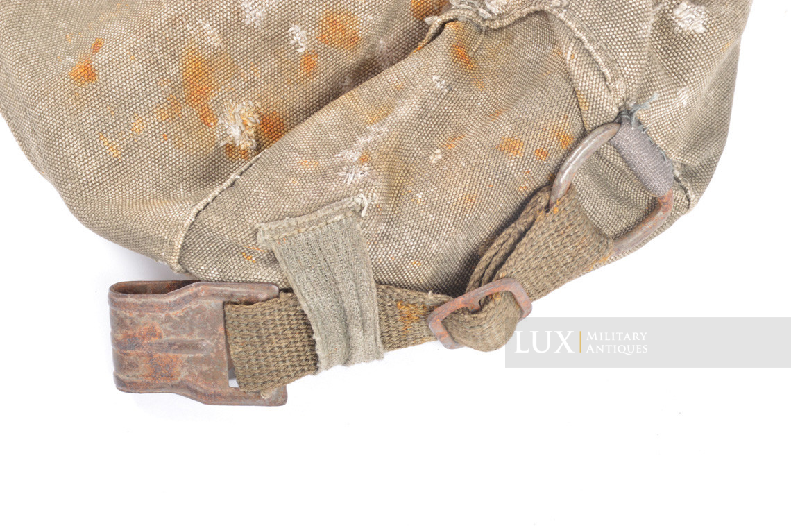 Late-war German paratrooper gas mask carrying bag, « ebd » - photo 9