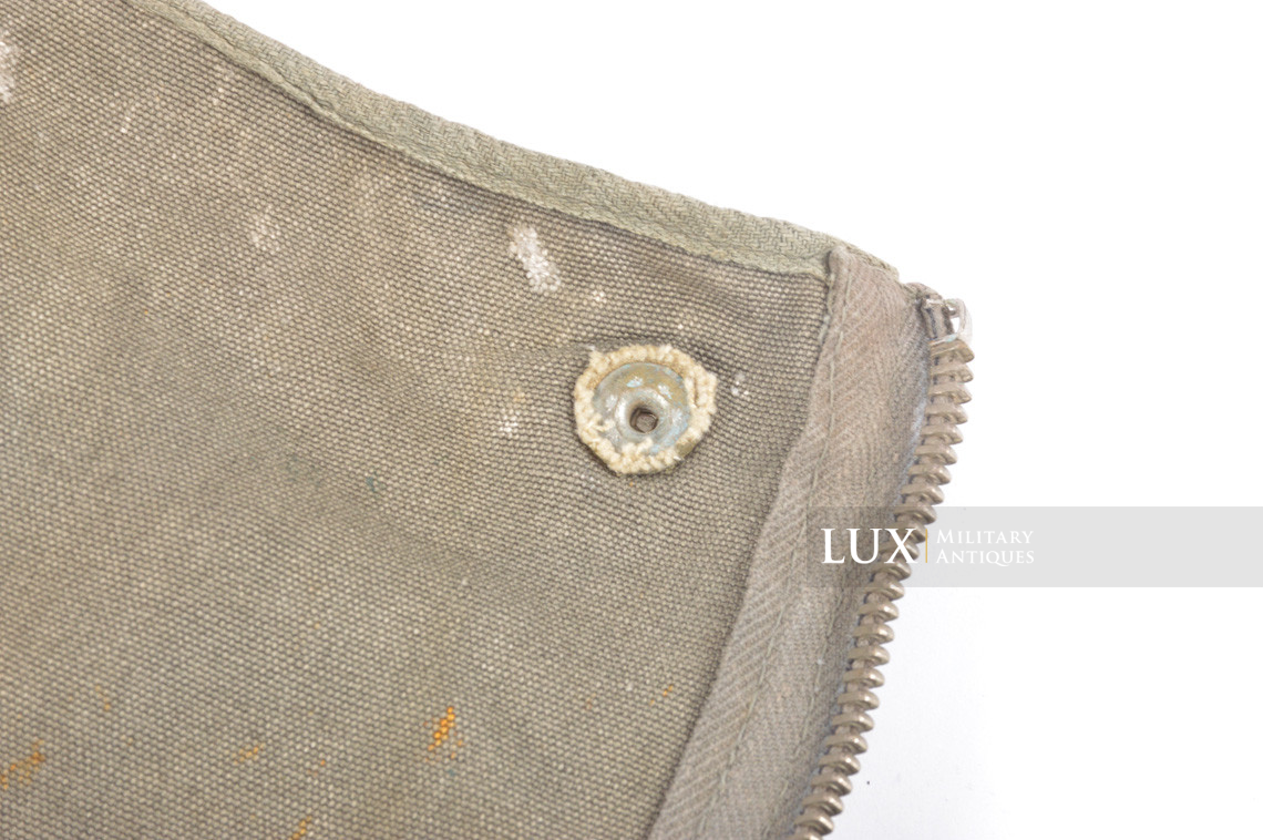 Late-war German paratrooper gas mask carrying bag, « ebd » - photo 25