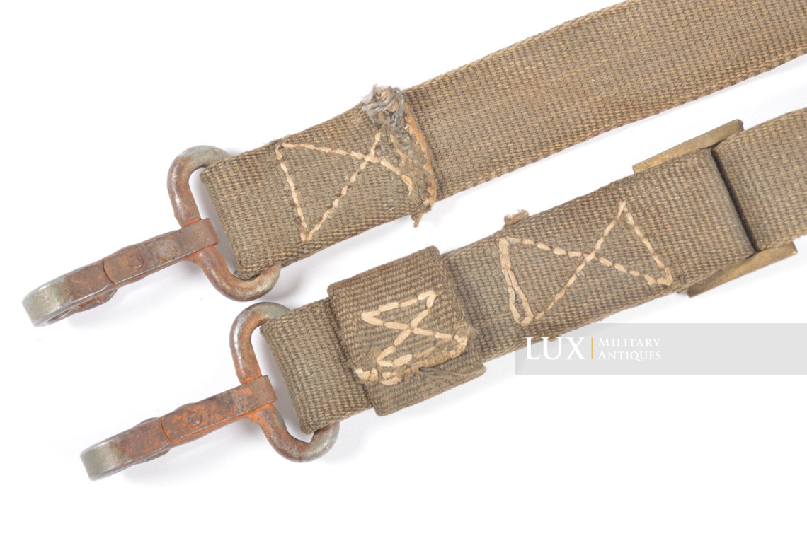 Late-war German MG34/42 optical sight box web carrying strap - photo 9