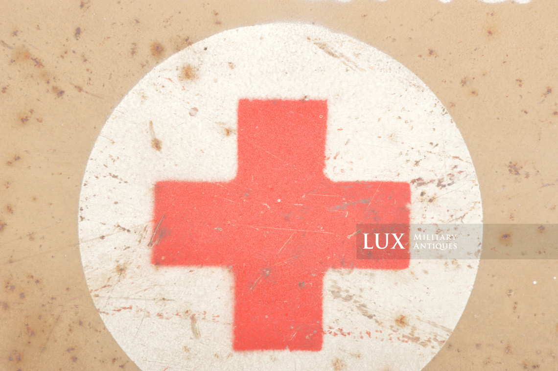Late-war metal medics first aid box, « Verbandkasten » - photo 9