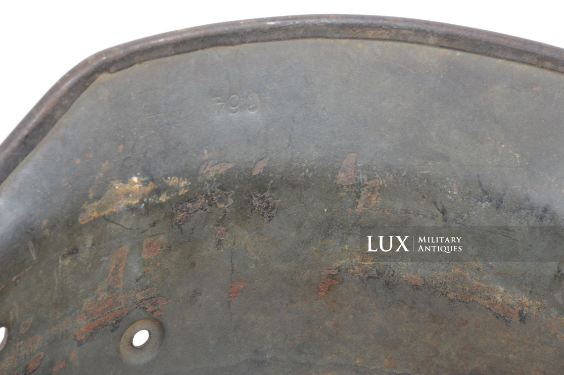 M40 Heer tropical camouflage helmet shell, « untouched / battle damaged » - photo 39