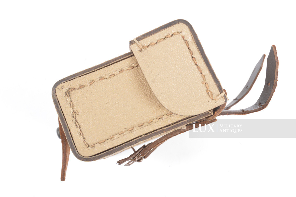 Trousse d'entretien MG34/42 fin de guerre en carton pressé jaune sable modifiée - photo 13