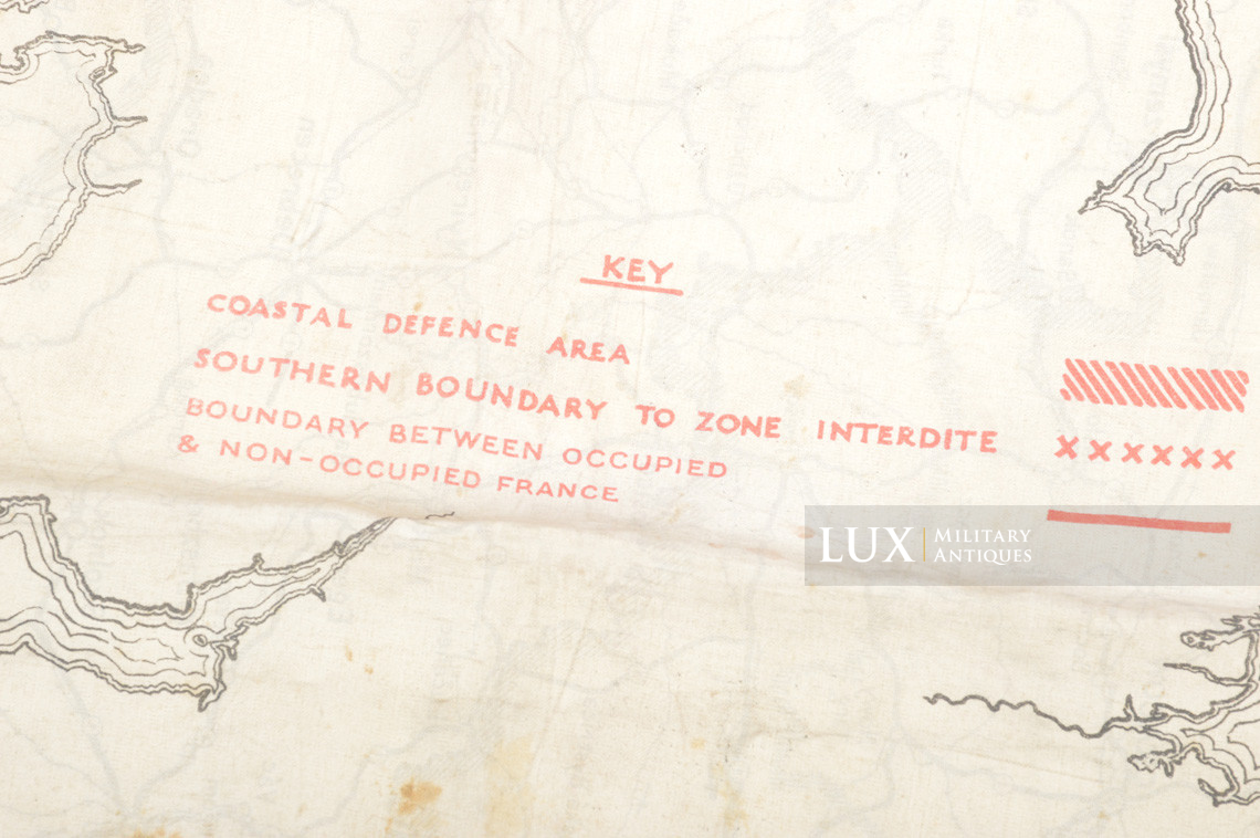 Carte d’évasion en soie de la RAF - Lux Military Antiques - photo 11