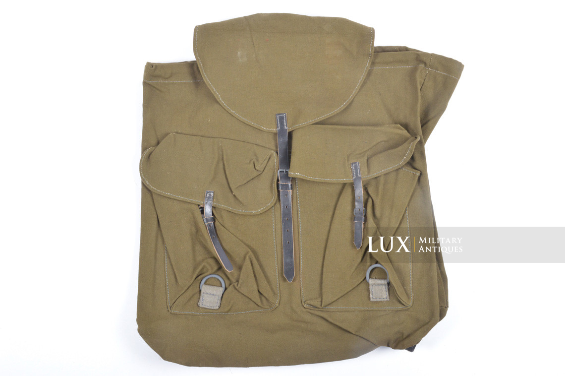 Unissued German late-war combat backpack, « RB.-Nr. 0/0647/5185 » - photo 4