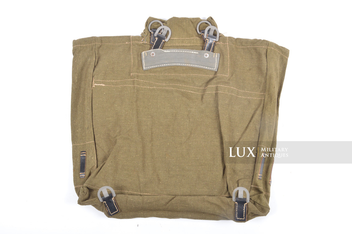 Unissued German late-war combat backpack, « thick leather / unmarked » - photo 12
