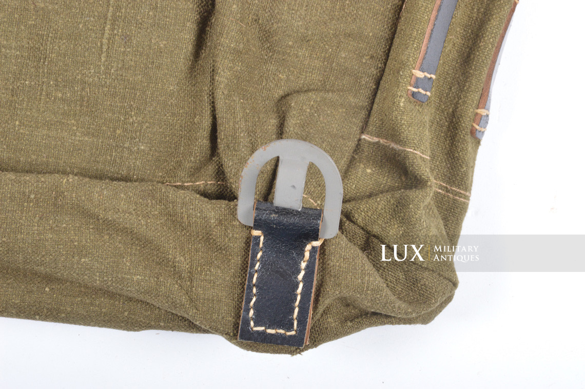 Unissued German late-war combat backpack, « thick leather / unmarked » - photo 15