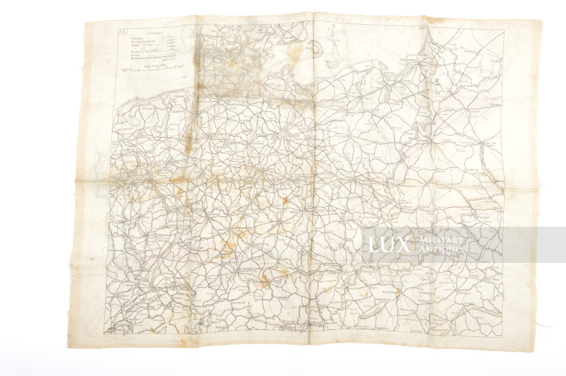 Carte d’évasion en soie de la RAF - Lux Military Antiques - photo 12