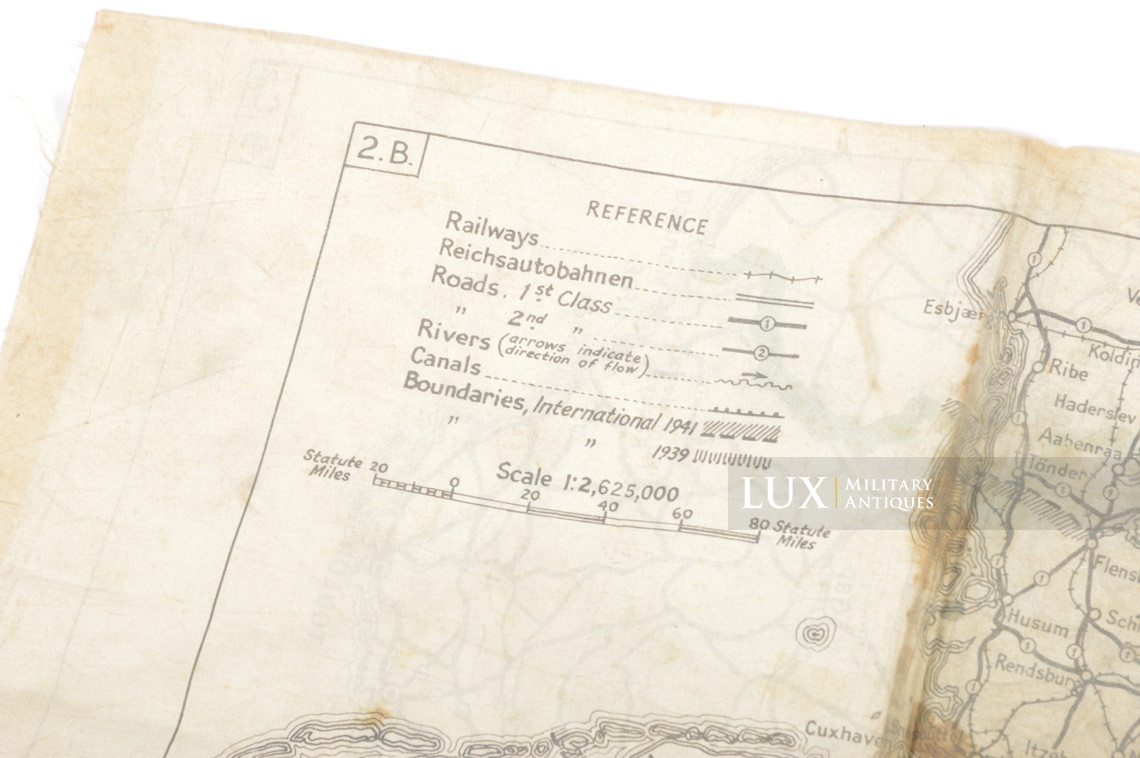 Carte d’évasion en soie de la RAF - Lux Military Antiques - photo 13