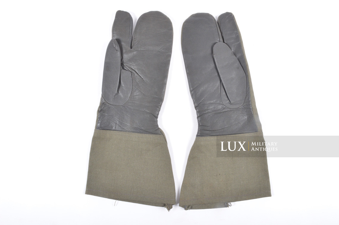 Unissued late-war German motorcyclist's dispatch rider's gauntlets ...