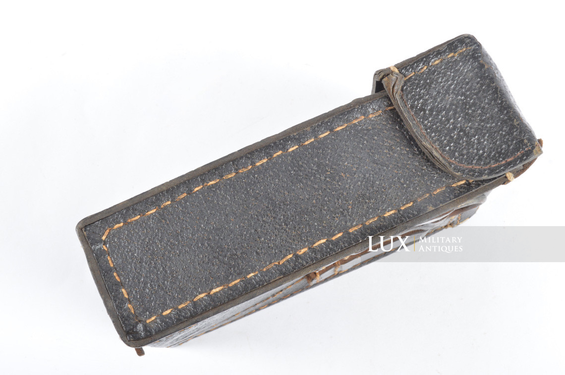 MG34/42 gunner's belt pouch in black pressed cardboard, « gyb1943 » - photo 9