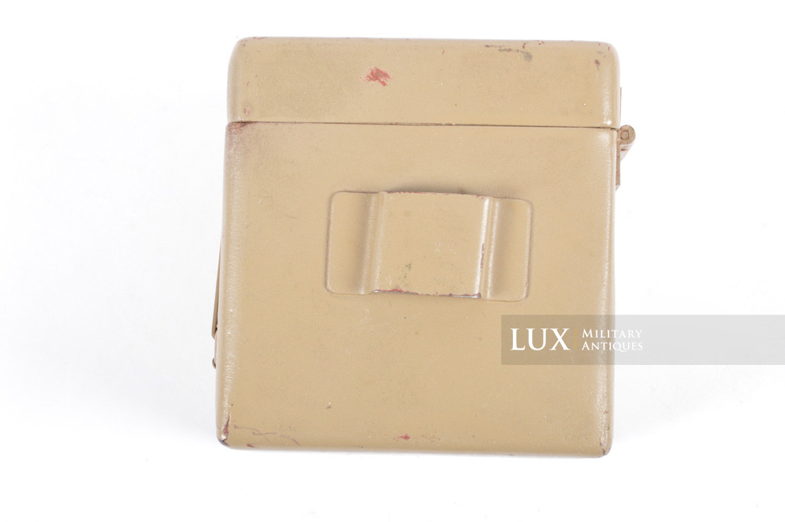 Late-war German MG34/42 optical sight battery box - photo 9