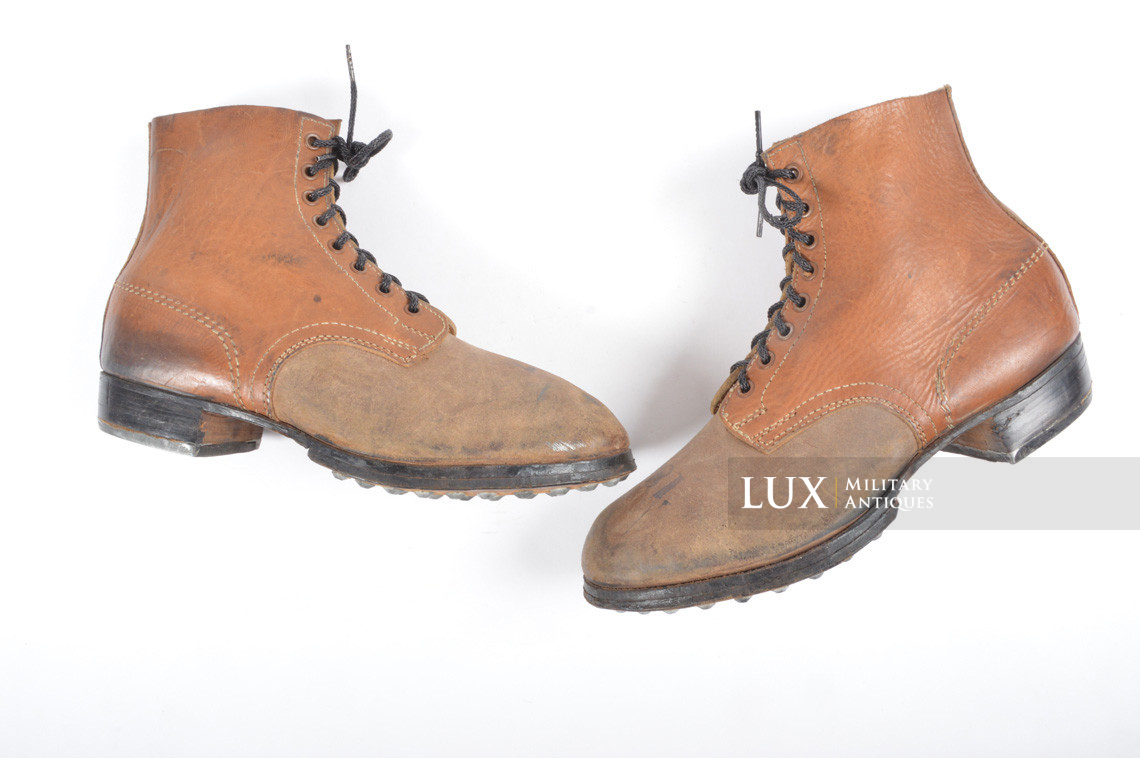 Unissued late-war German low ankle combat boots - photo 4