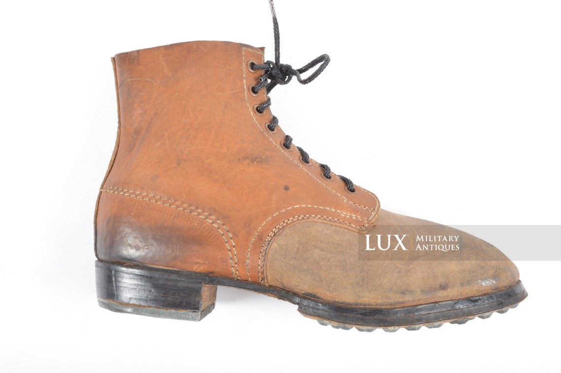 Unissued late-war German low ankle combat boots - photo 10