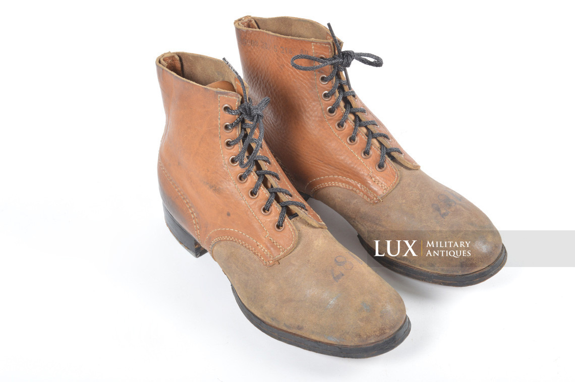 Unissued late-war German low ankle combat boots - photo 8