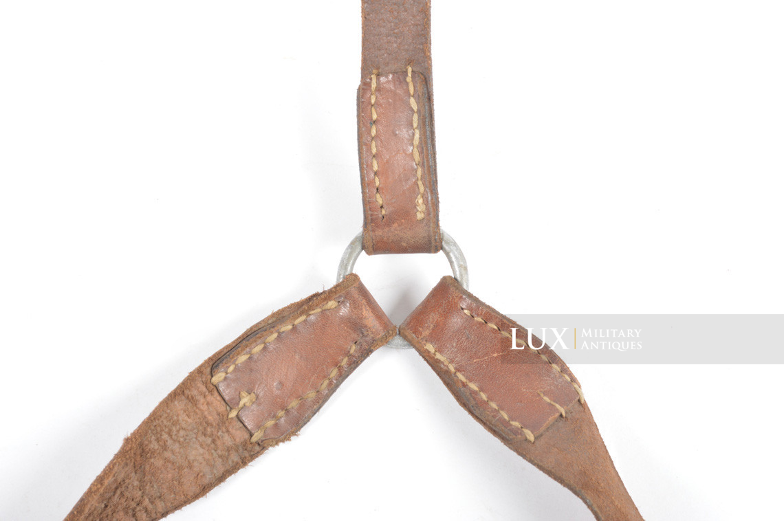 German light Y-straps in natural brown leather - photo 8