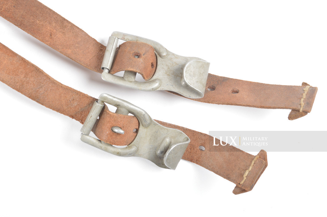 German light Y-straps in natural brown leather - photo 10