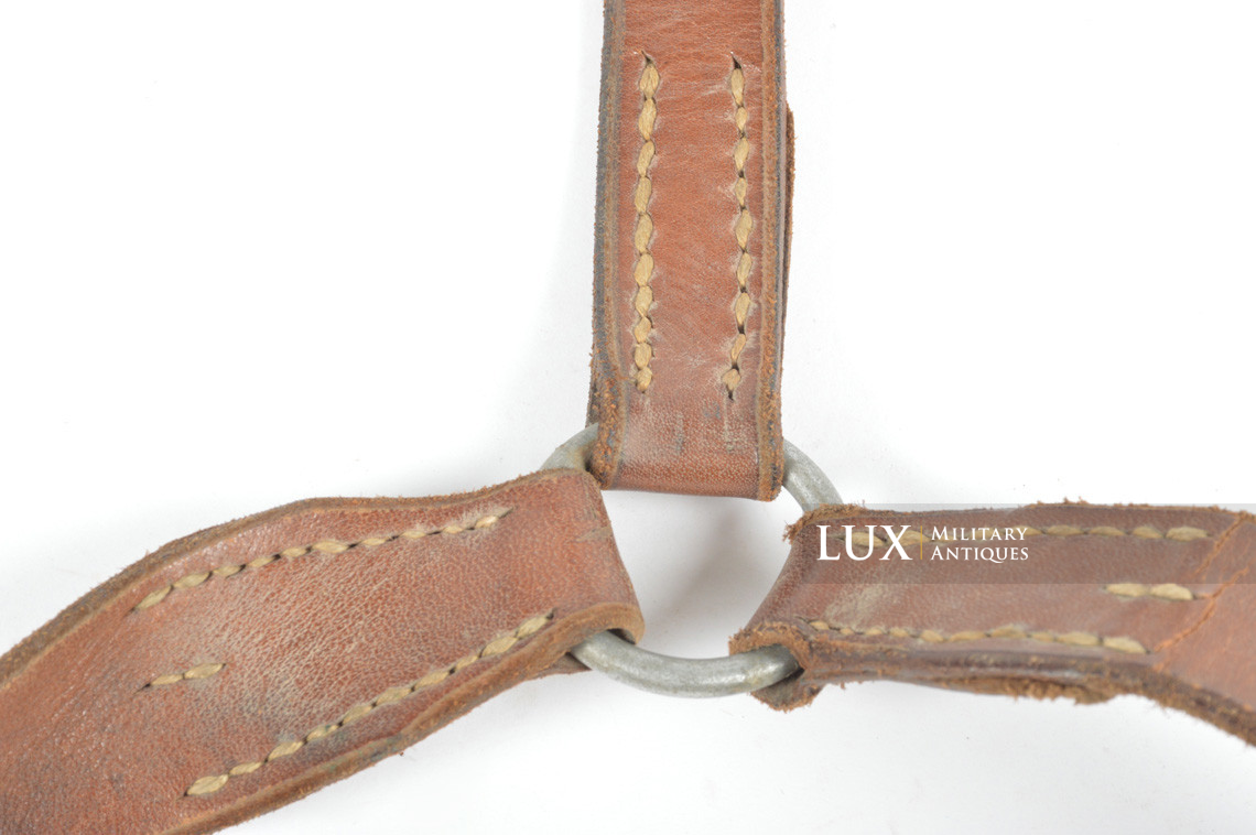 German light Y-straps in natural brown leather - photo 12