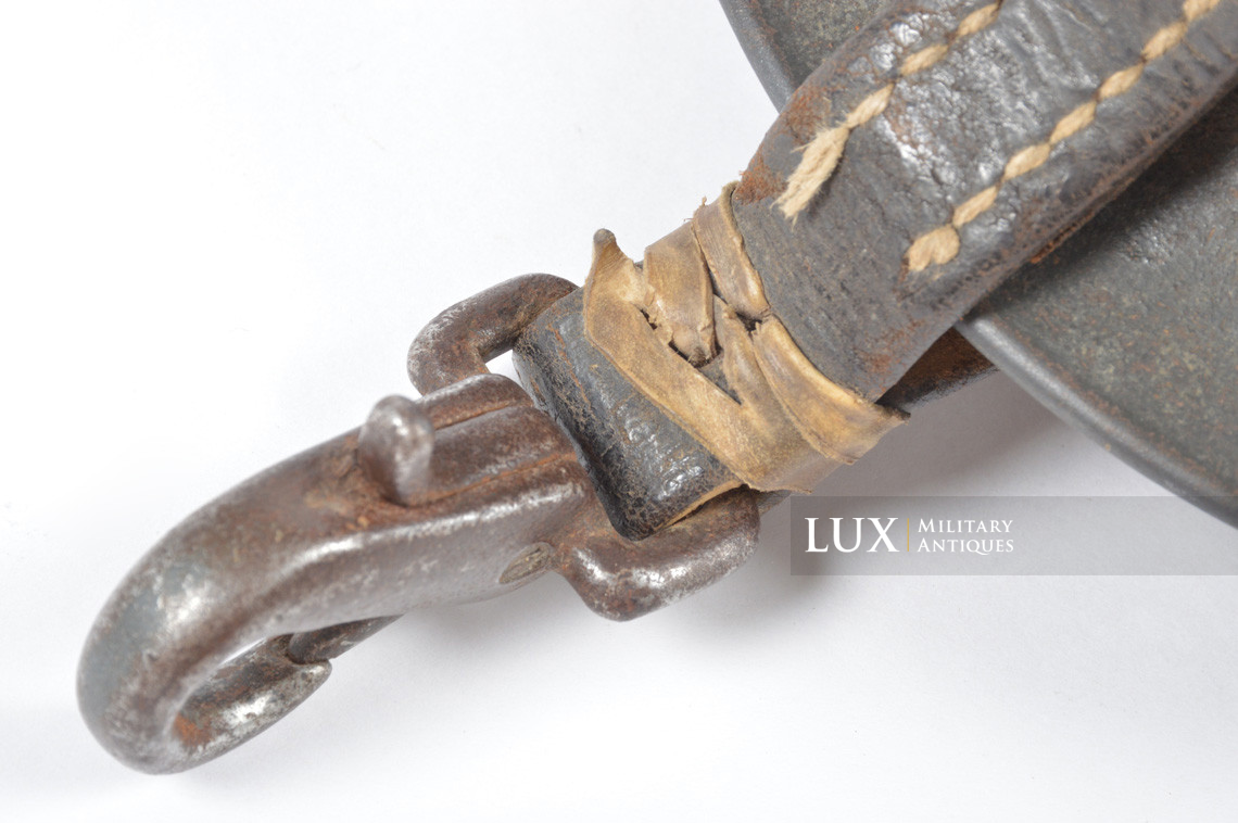 Issued German helmet carrier strap, « field modified » - photo 15