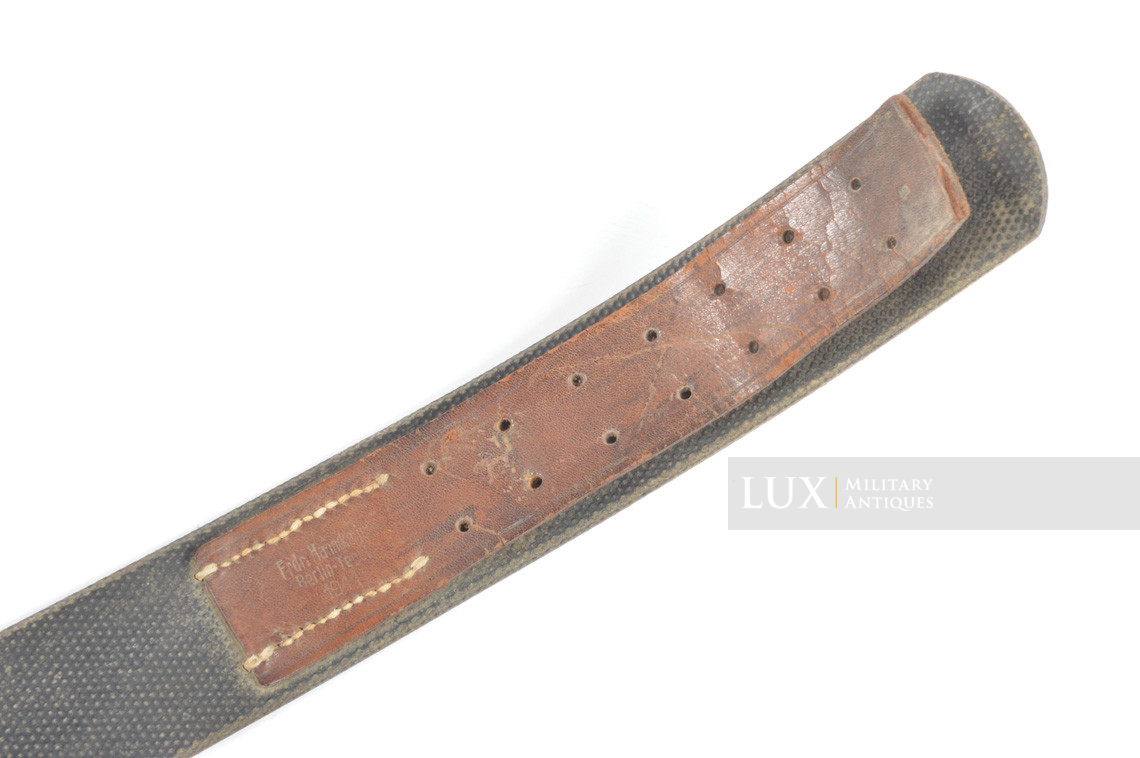 Rare German rubberized combat service belt, « Frdr. Hannike / Berlin 1941 » - photo 20