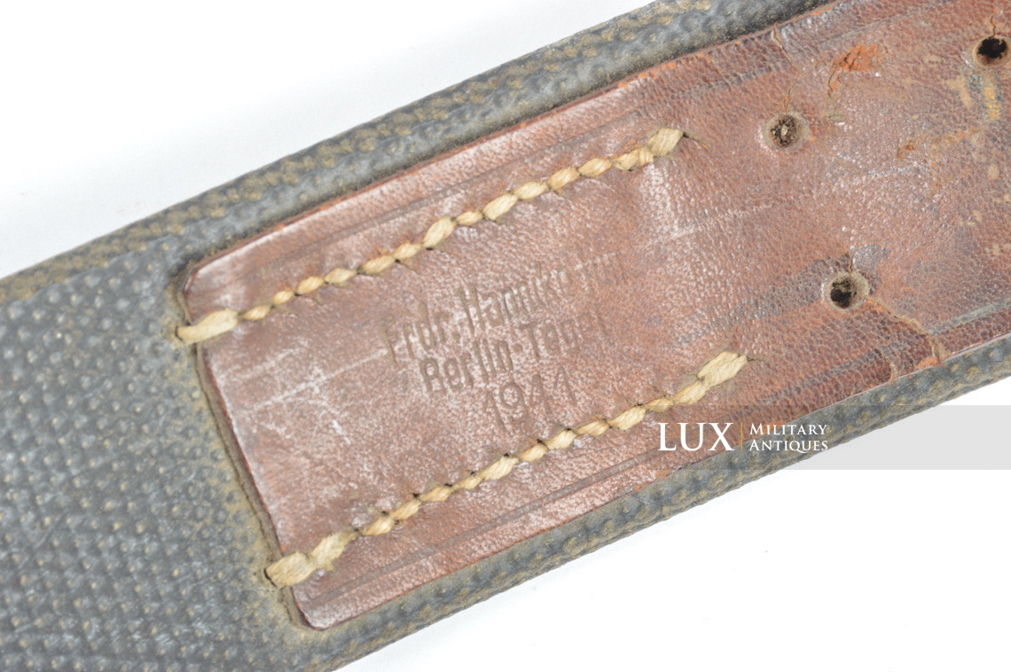 Rare German rubberized combat service belt, « Frdr. Hannike / Berlin 1941 » - photo 21