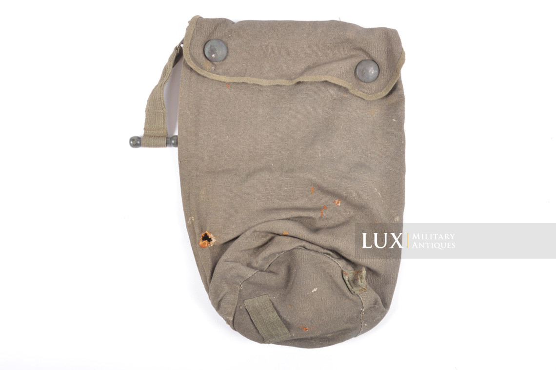 Late-war German paratrooper gas mask carrying bag, « ebd / woodwork find » - photo 4