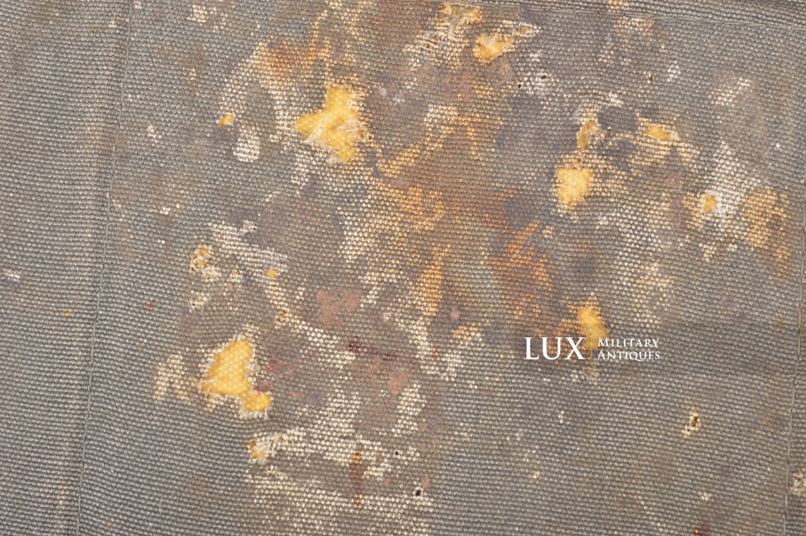 Late-war German paratrooper gas mask carrying bag, « ebd / woodwork find » - photo 14