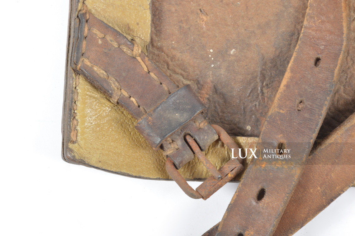 German late-war pressed cardboard e-tool carrying case, « dyo44 » - photo 9