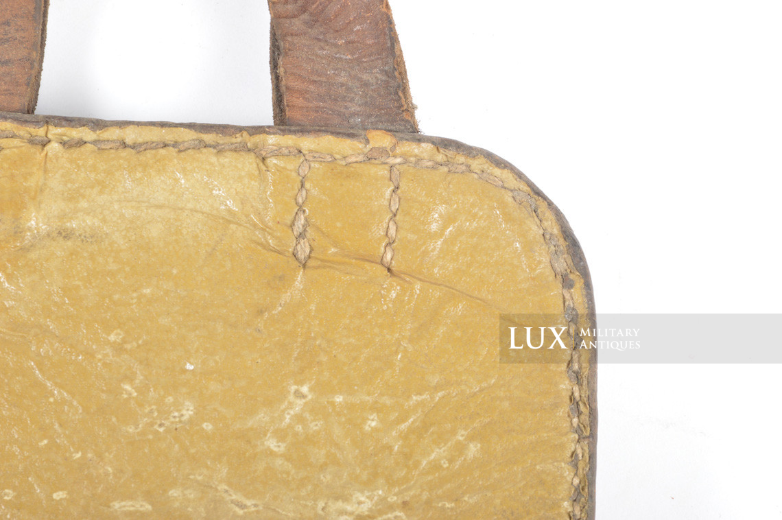 German late-war pressed cardboard e-tool carrying case, « dyo44 » - photo 14