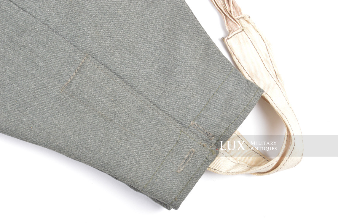 Unissued Heer / Waffen-SS M43 gabardine combat trousers, « Keilhose » - photo 7