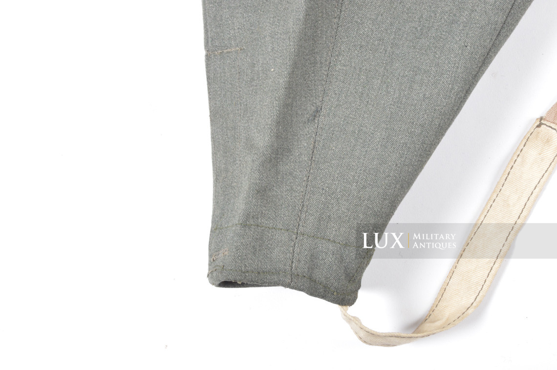 Unissued Heer / Waffen-SS M43 gabardine combat trousers, « Keilhose » - photo 13