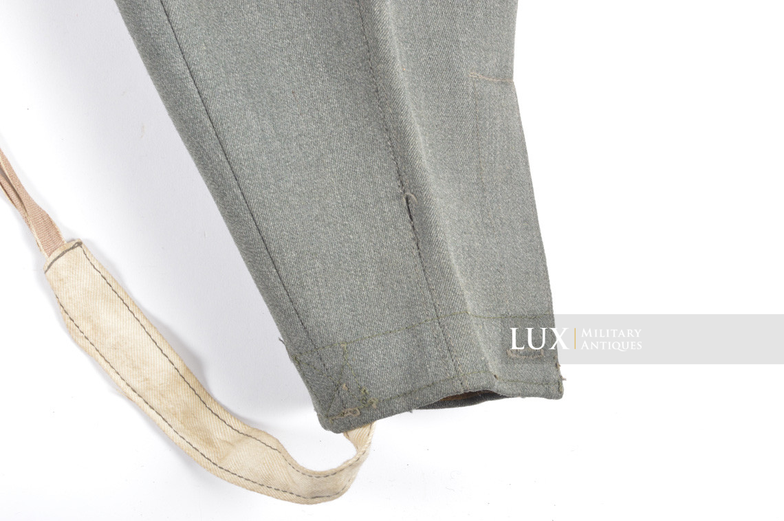 Unissued Heer / Waffen-SS M43 gabardine combat trousers, « Keilhose » - photo 14