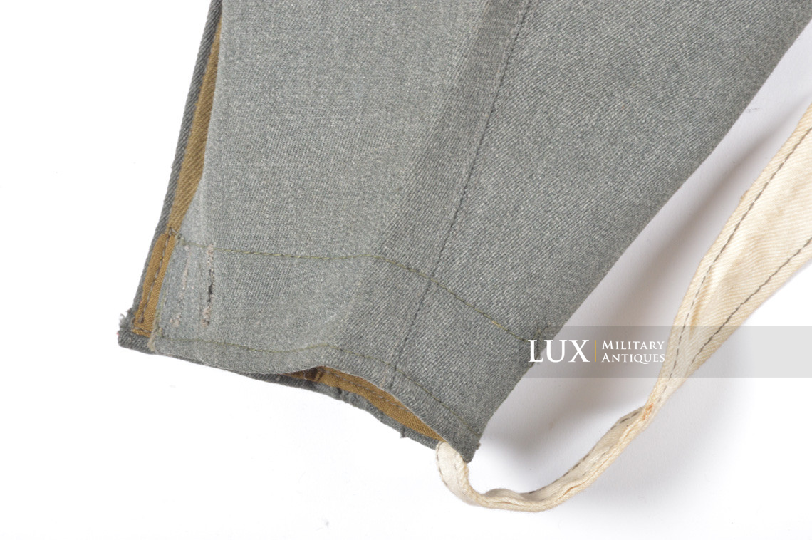 Unissued Heer / Waffen-SS M43 gabardine combat trousers, « Keilhose » - photo 18