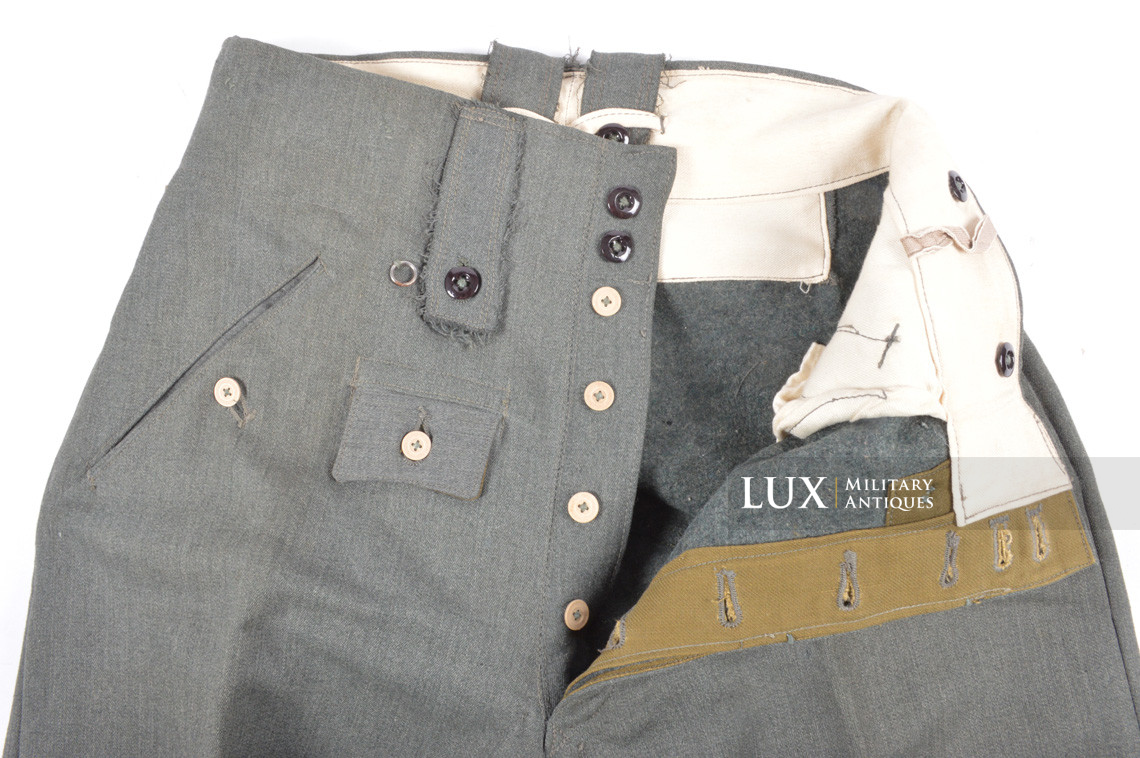 Unissued Heer / Waffen-SS M43 gabardine combat trousers, « Keilhose » - photo 23