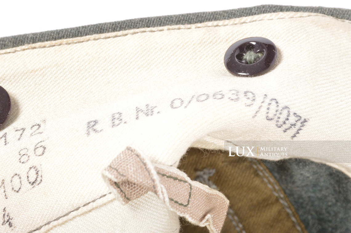 Unissued Heer / Waffen-SS M43 gabardine combat trousers, « Keilhose » - photo 26