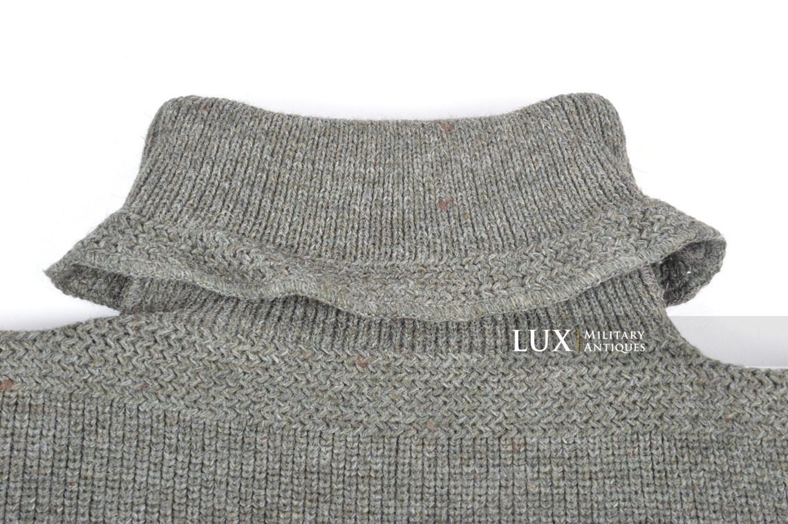 Late-war German issued « turtle-neck » sweater  - photo 11