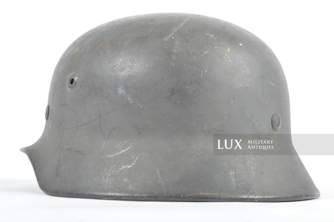 Late-war M40 Wehrmacht doctor's combat helmet, «Q66 » - photo 15