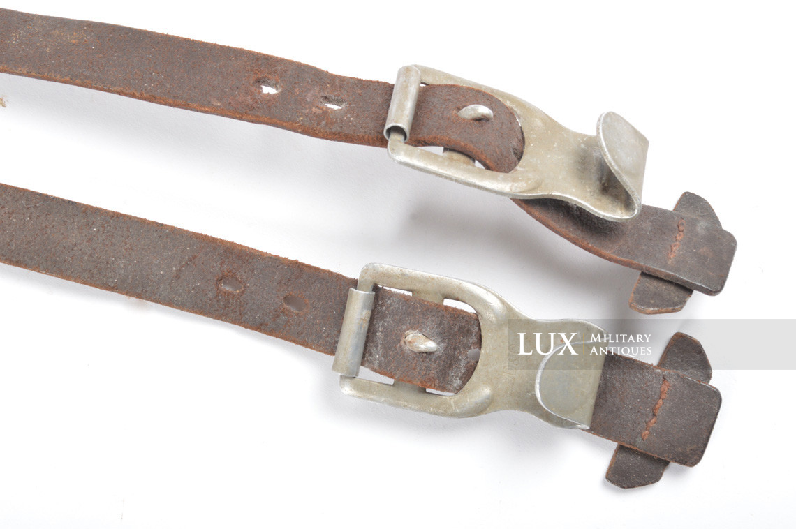 Early Luftwaffe Y-straps in chocolate brown leather - photo 8