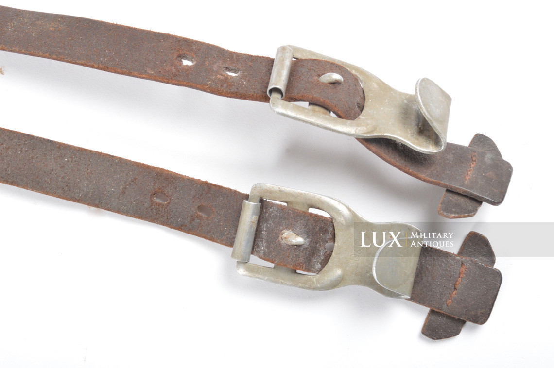 Early Luftwaffe Y-straps in chocolate brown leather - photo 7